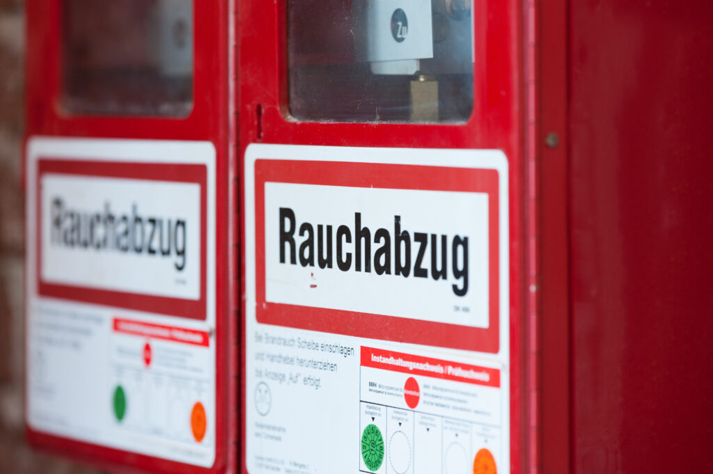 rauchabzug in einem gebäude